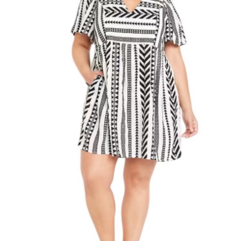 Old Navy Black and White Geometric Dress